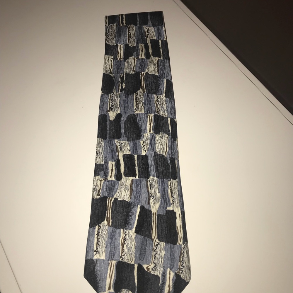 Silk tie